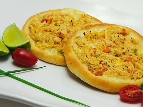 Esfiha De Frango Cremoso
